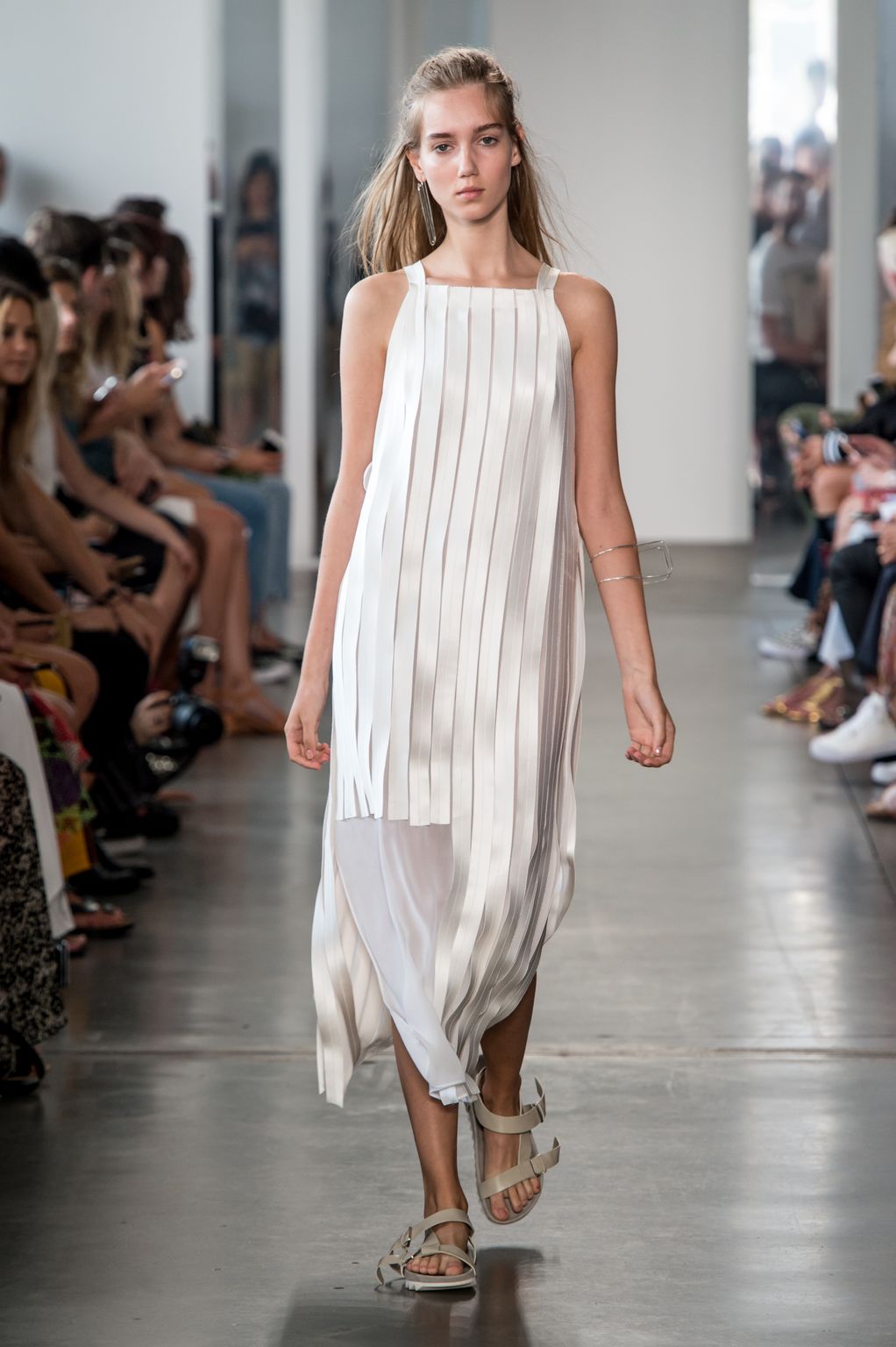 Fashion Week New York Spring/Summer 2017 look 23 from the Dion Lee collection 女装