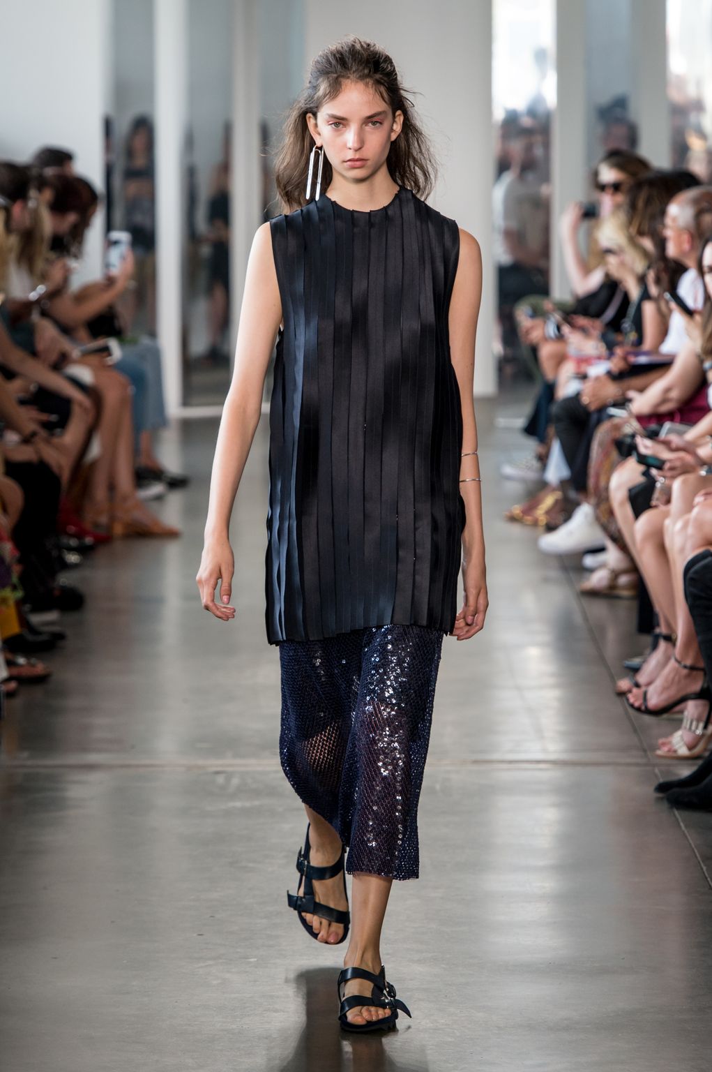Fashion Week New York Spring/Summer 2017 look 24 from the Dion Lee collection 女装