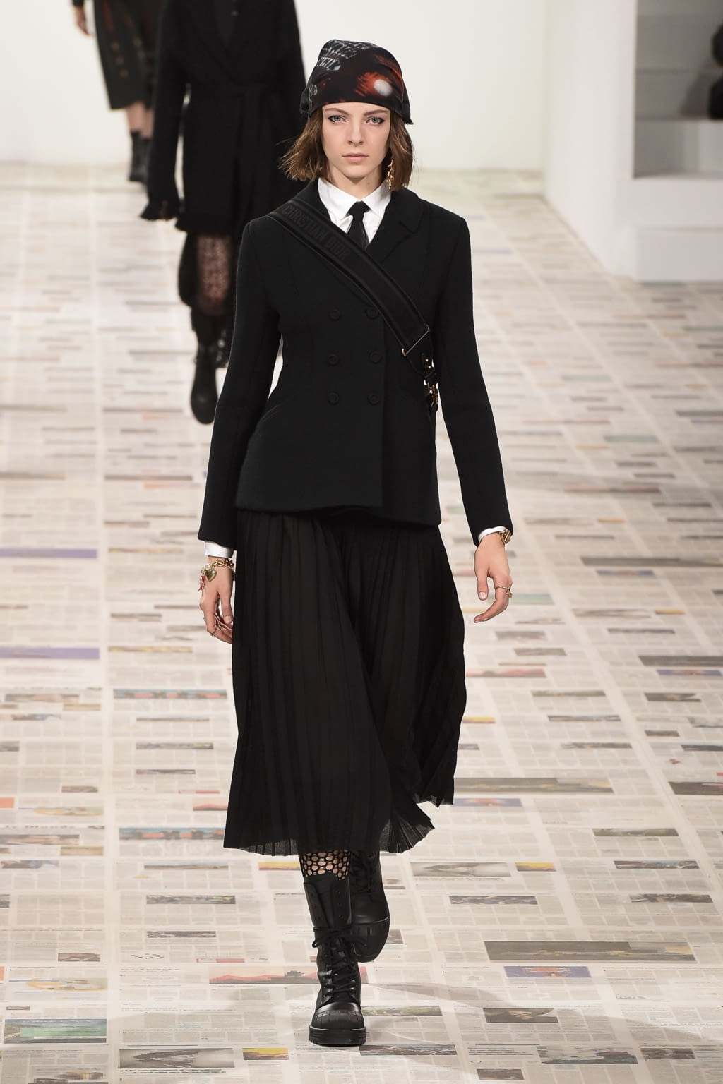 Fashion Week Paris Fall/Winter 2020 look 4 from the Christian Dior collection womenswear