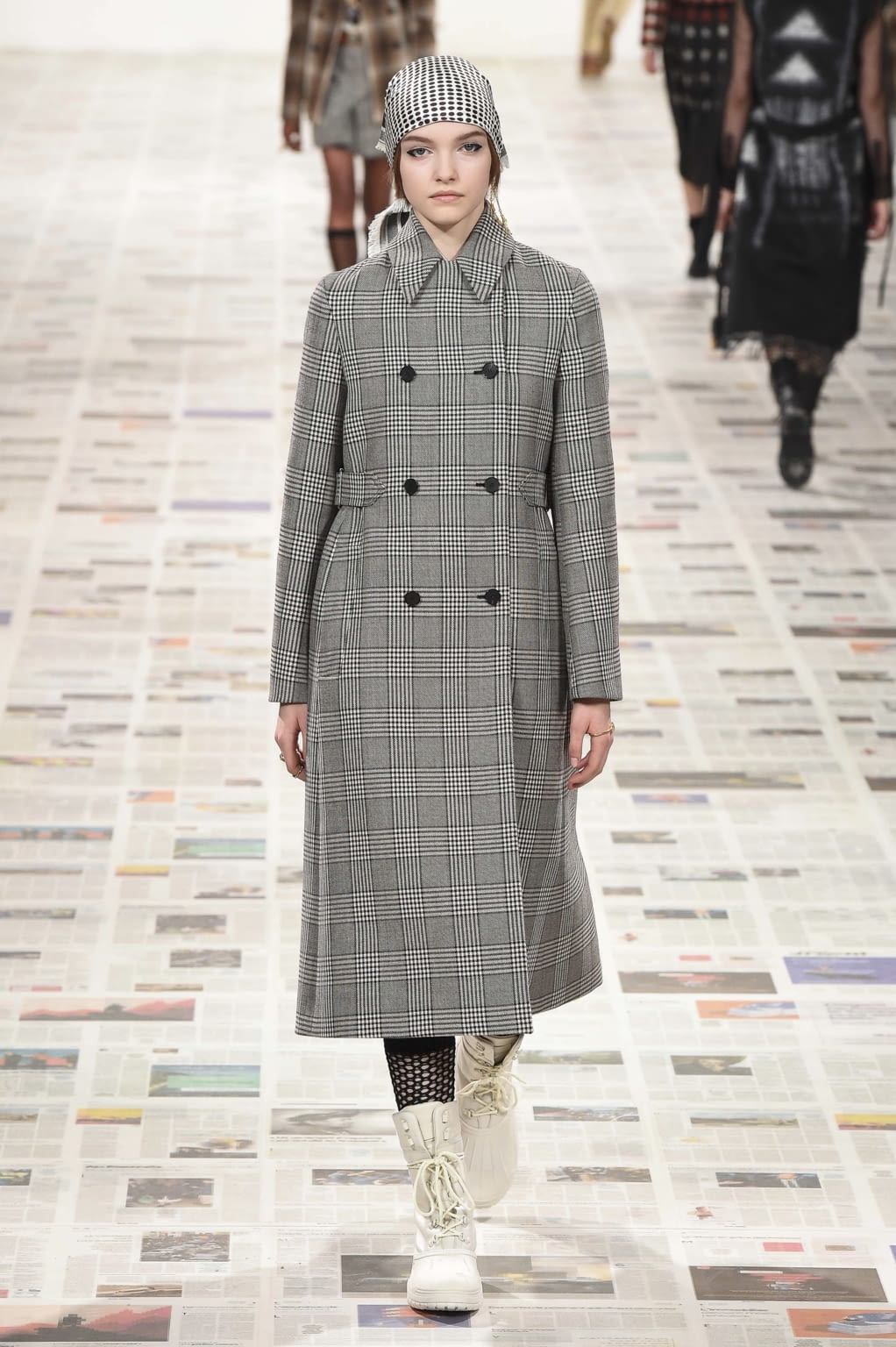 Fashion Week Paris Fall/Winter 2020 look 24 from the Christian Dior collection 女装
