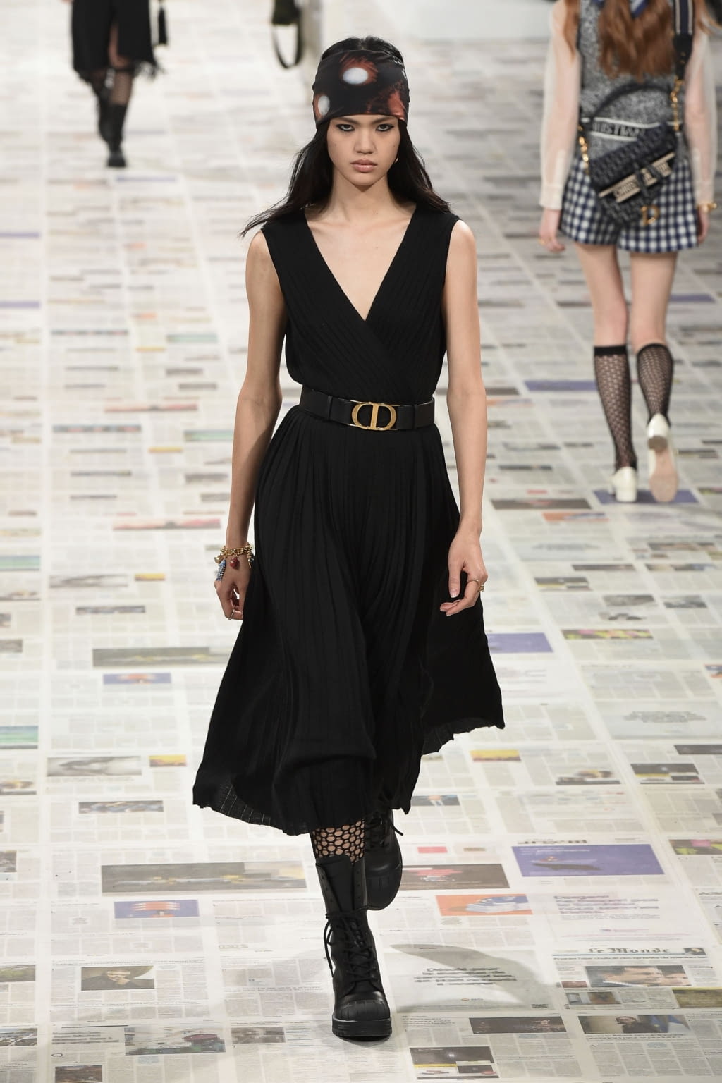 Fashion Week Paris Fall/Winter 2020 look 38 from the Christian Dior collection 女装