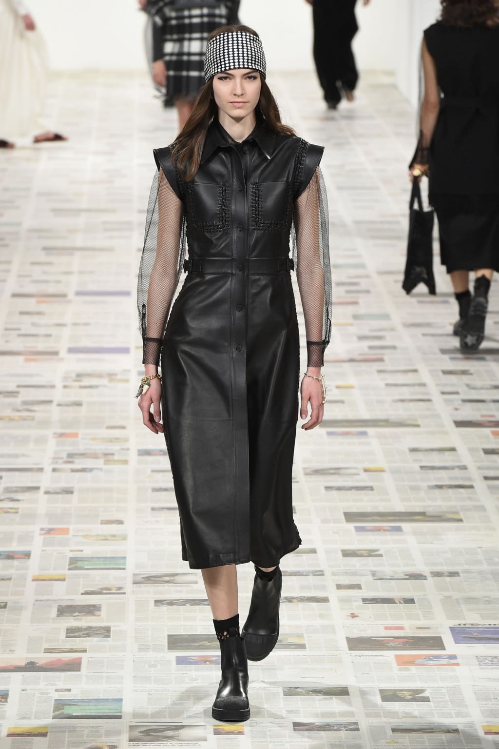 Fashion Week Paris Fall/Winter 2020 look 47 from the Christian Dior collection womenswear