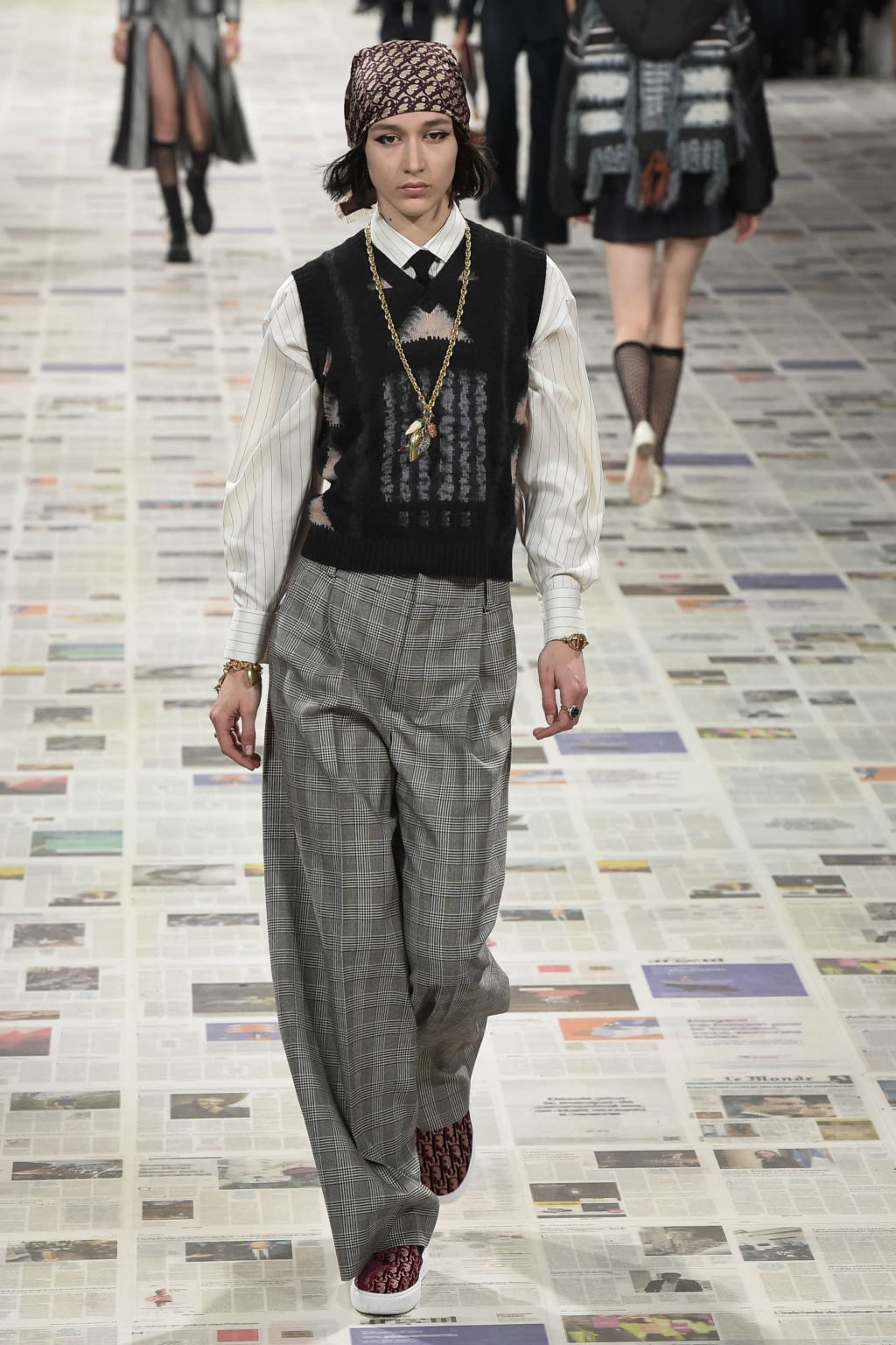 Fashion Week Paris Fall/Winter 2020 look 70 from the Christian Dior collection womenswear