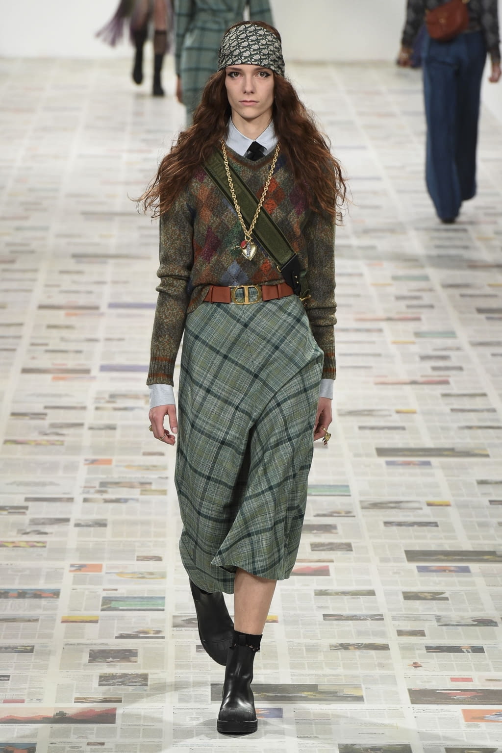 Fashion Week Paris Fall/Winter 2020 look 74 from the Christian Dior collection womenswear