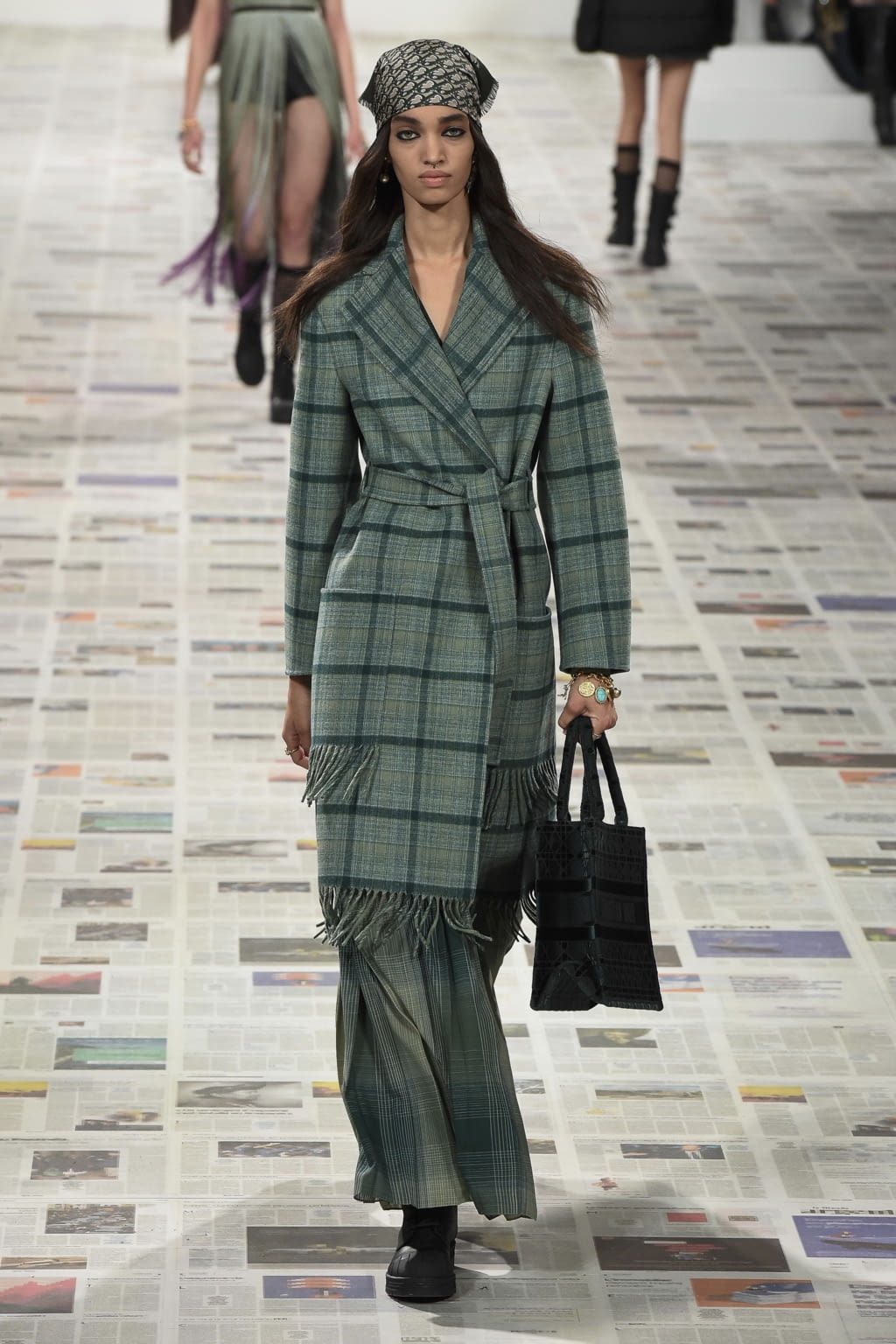 Fashion Week Paris Fall/Winter 2020 look 75 from the Christian Dior collection 女装