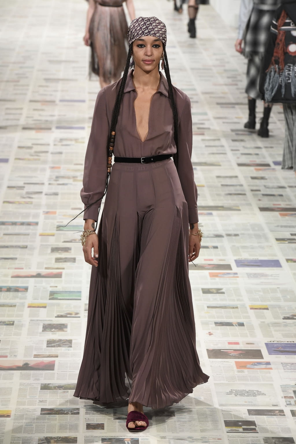 Fashion Week Paris Fall/Winter 2020 look 77 from the Christian Dior collection womenswear