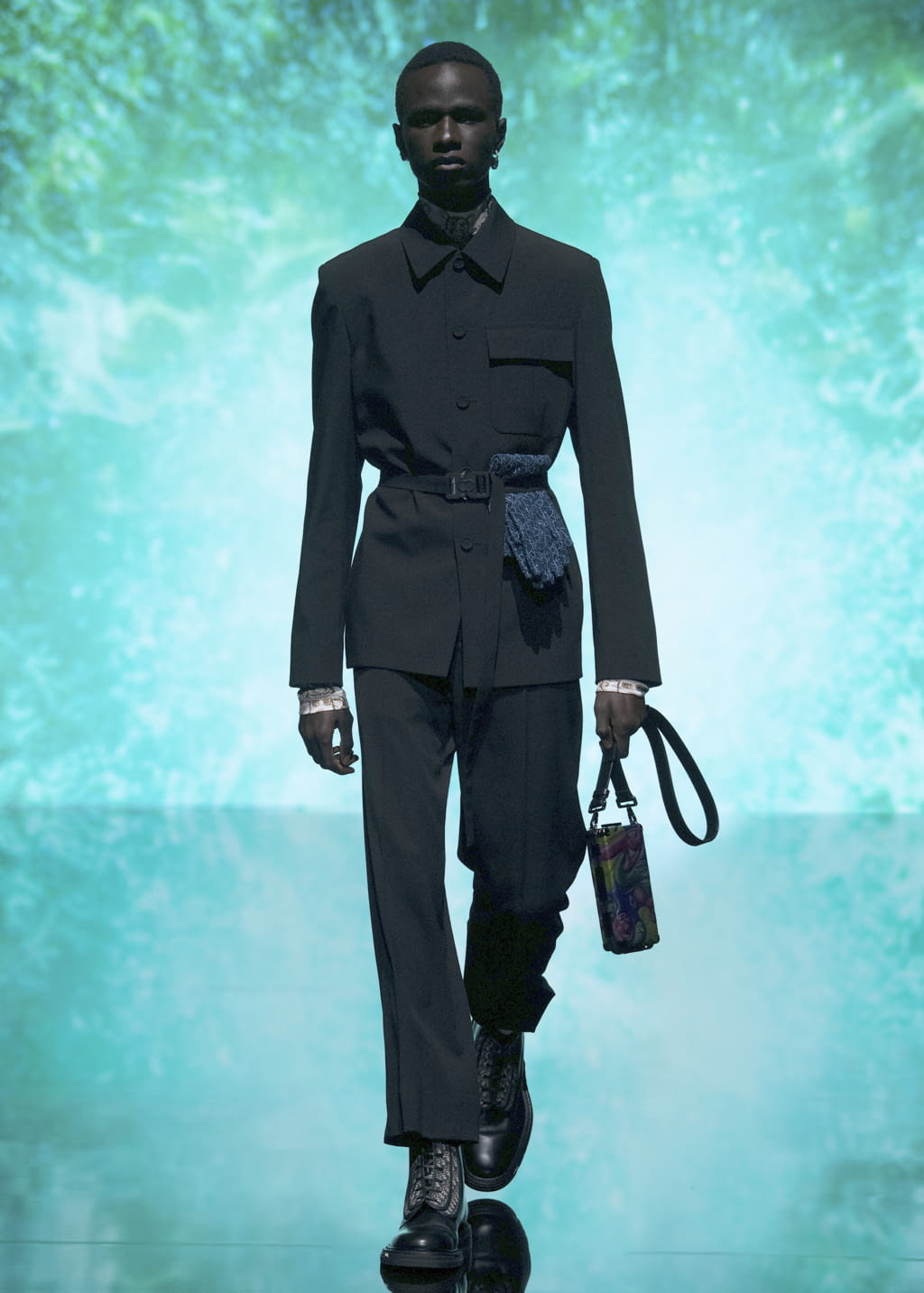 Fashion Week Paris Pre-Fall 2021 look 5 from the Dior Men collection menswear