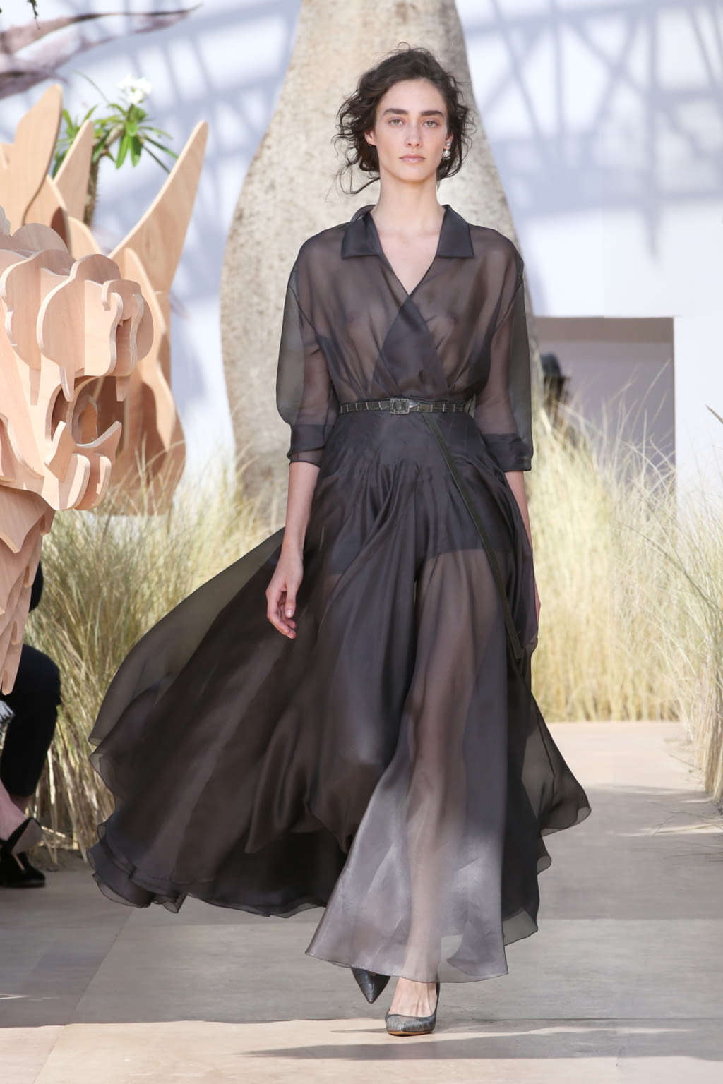 Fashion Week Paris Fall/Winter 2017 look 39 from the Christian Dior collection couture