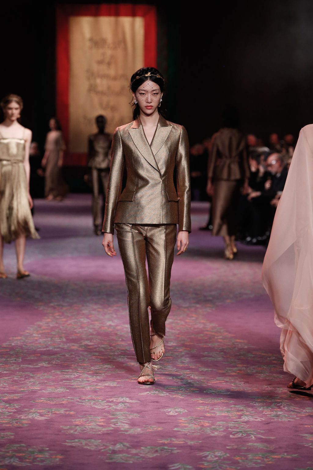 Fashion Week Paris Spring/Summer 2020 look 8 de la collection Christian Dior couture
