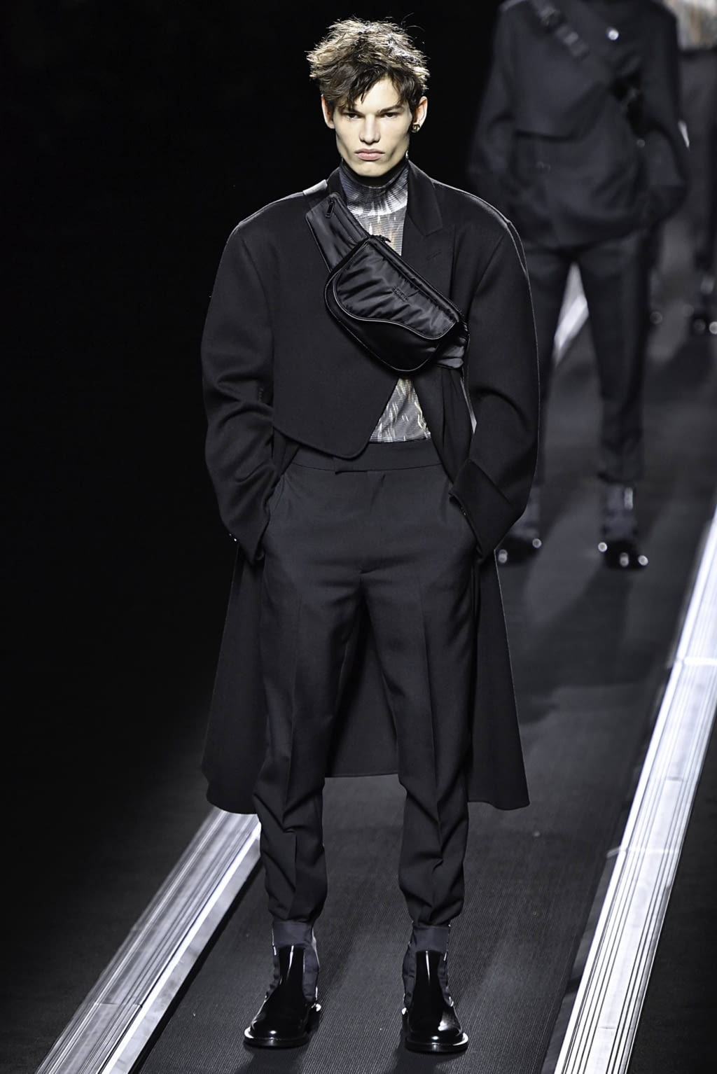 Fashion Week Paris Fall/Winter 2019 look 2 from the Dior Men collection menswear