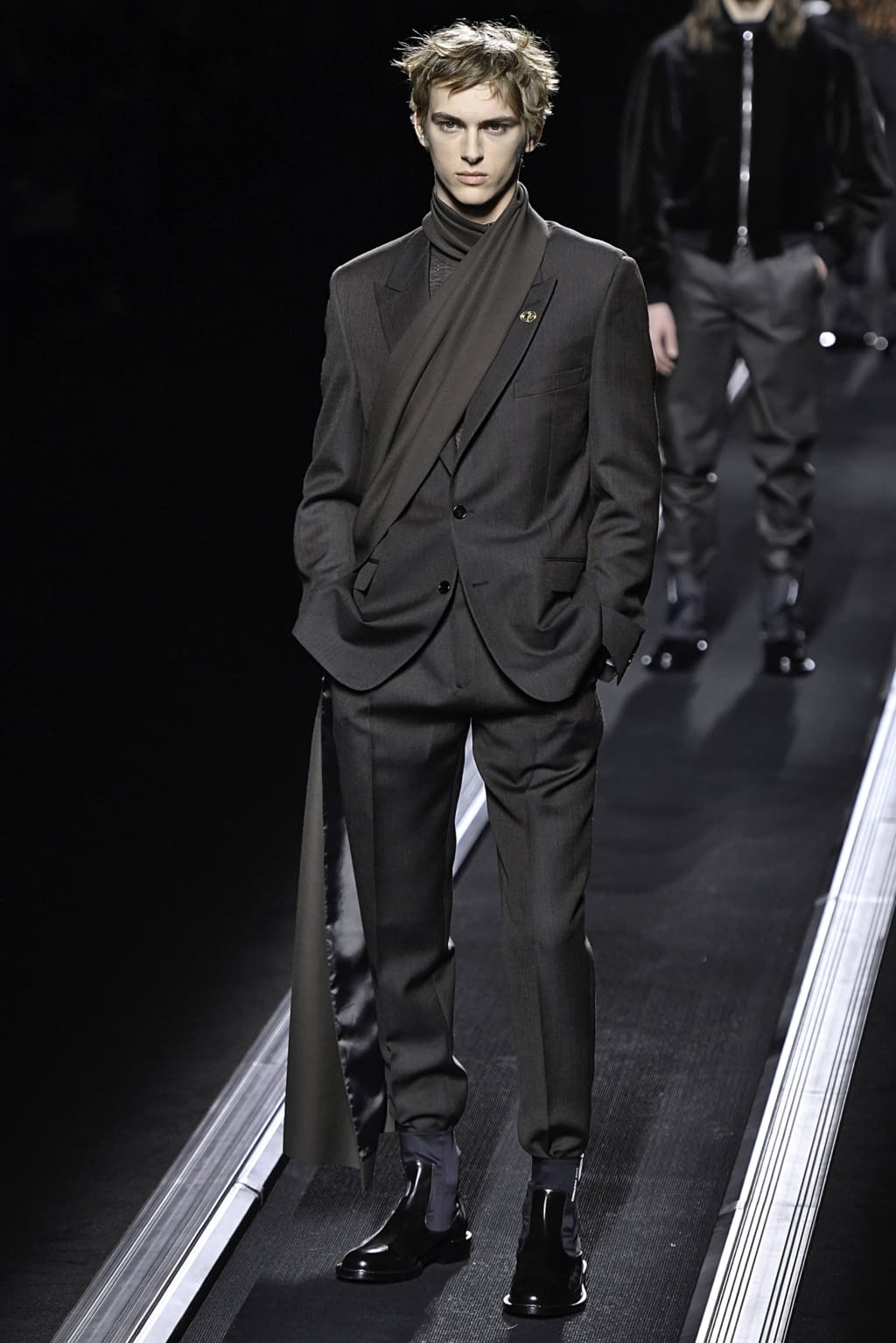 Fashion Week Paris Fall/Winter 2019 look 12 from the Dior Men collection menswear