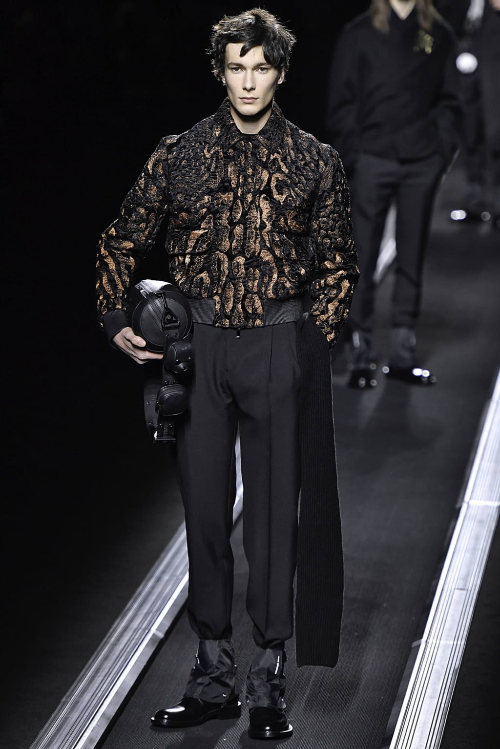 Fashion Week Paris Fall/Winter 2019 look 14 from the Dior Men collection menswear