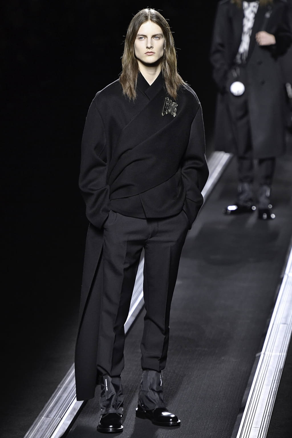Fashion Week Paris Fall/Winter 2019 look 15 from the Dior Men collection 男装