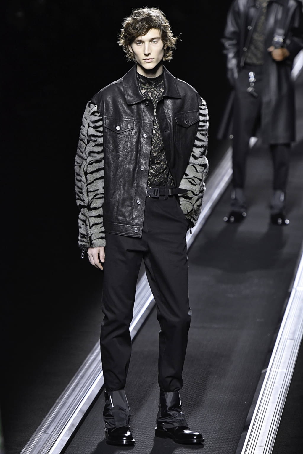 Fashion Week Paris Fall/Winter 2019 look 19 from the Dior Men collection 男装