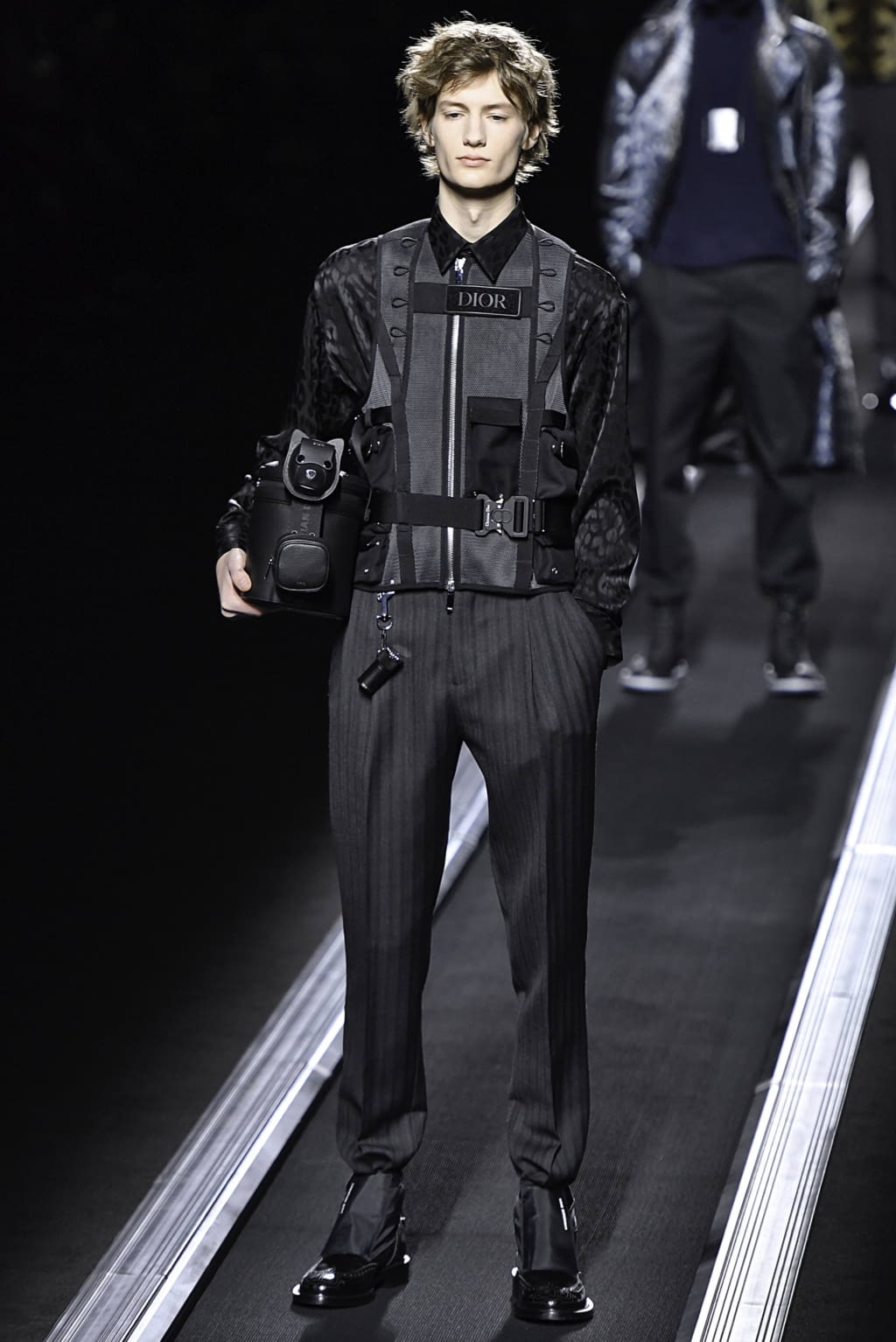 Fashion Week Paris Fall/Winter 2019 look 22 from the Dior Men collection menswear