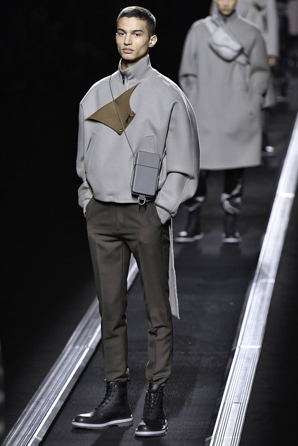 Fashion Week Paris Fall/Winter 2019 look 31 de la collection Dior Men menswear