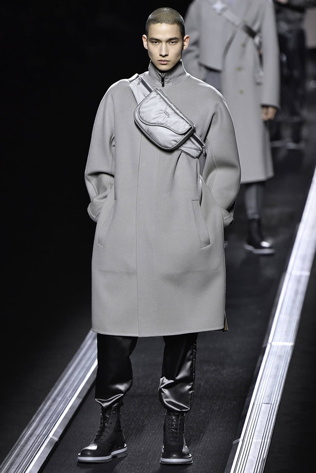 Fashion Week Paris Fall/Winter 2019 look 32 from the Dior Men collection 男装