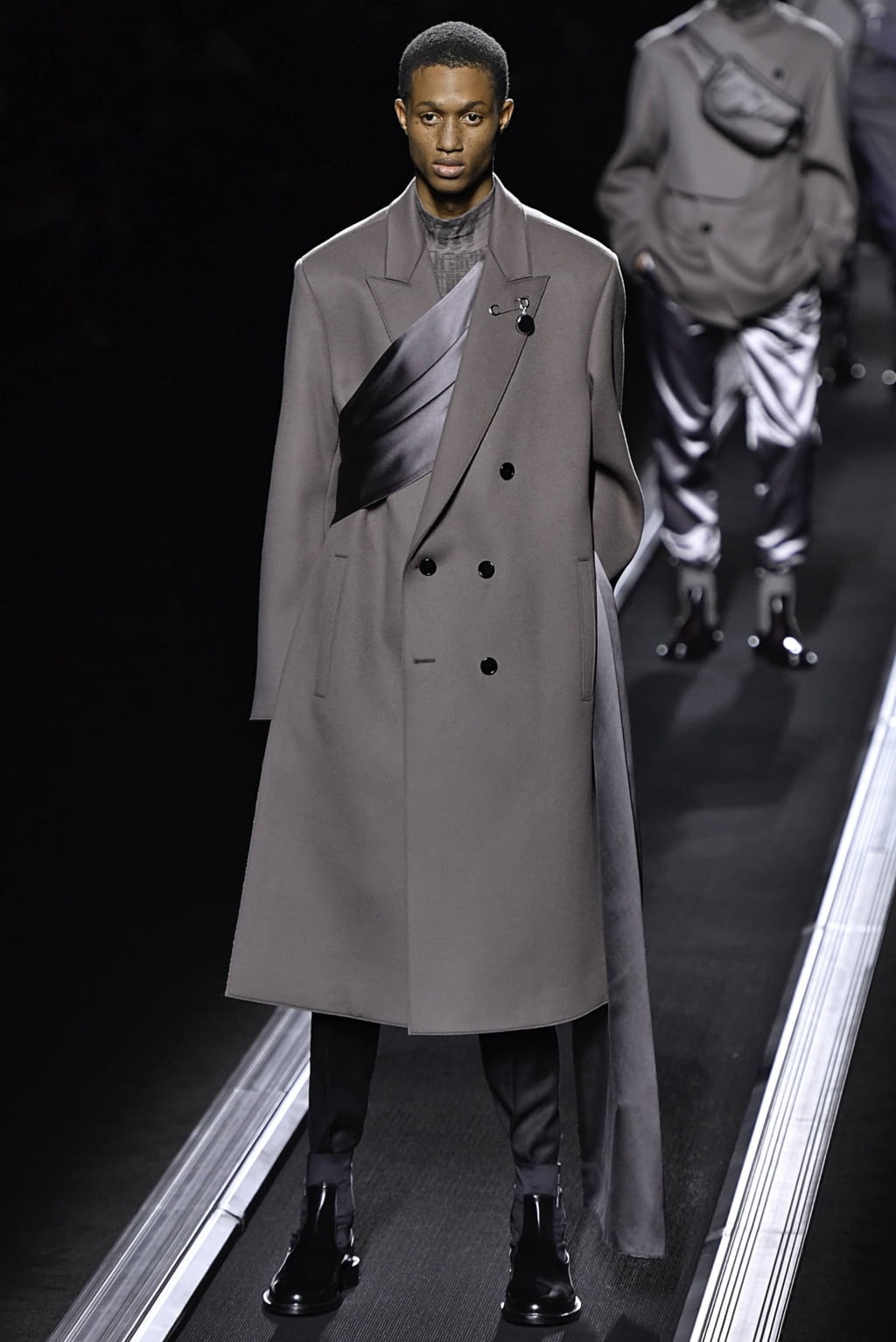 Fashion Week Paris Fall/Winter 2019 look 35 de la collection Dior Men menswear
