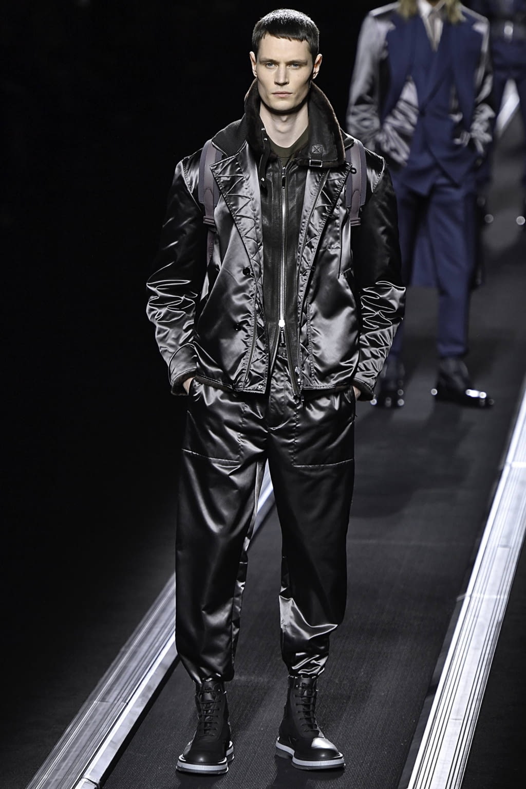 Fashion Week Paris Fall/Winter 2019 look 38 from the Dior Men collection 男装
