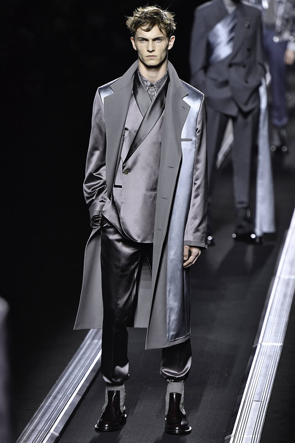 Fashion Week Paris Fall/Winter 2019 look 42 from the Dior Men collection menswear