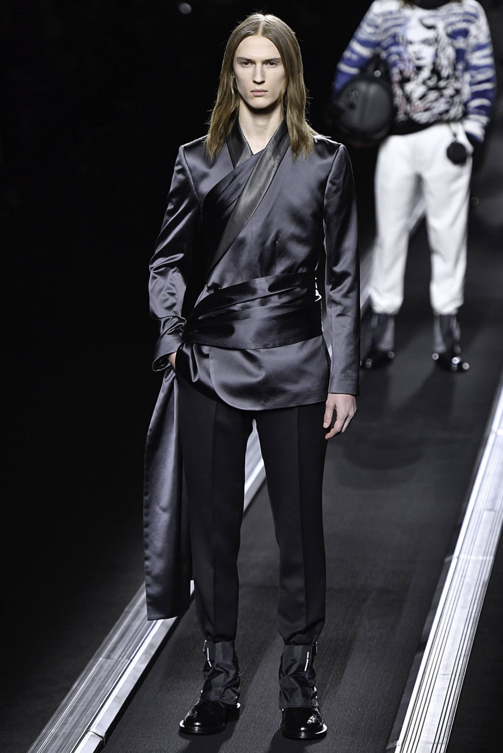 Fashion Week Paris Fall/Winter 2019 look 45 from the Dior Men collection 男装