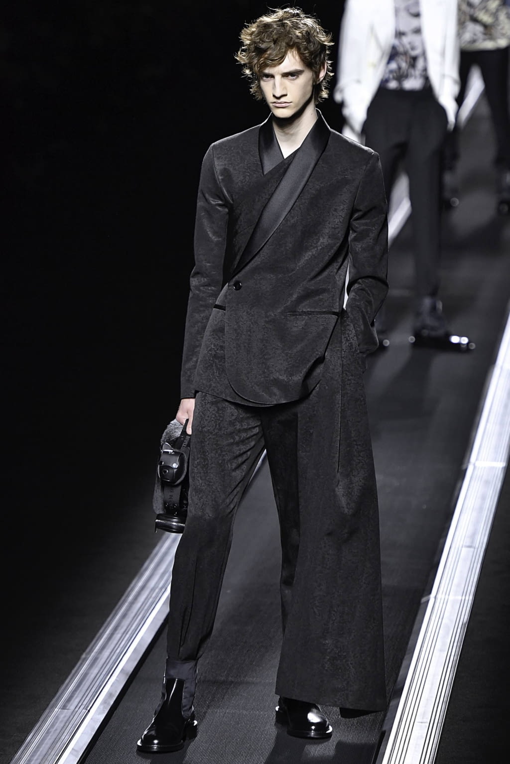 Fashion Week Paris Fall/Winter 2019 look 47 from the Dior Men collection 男装