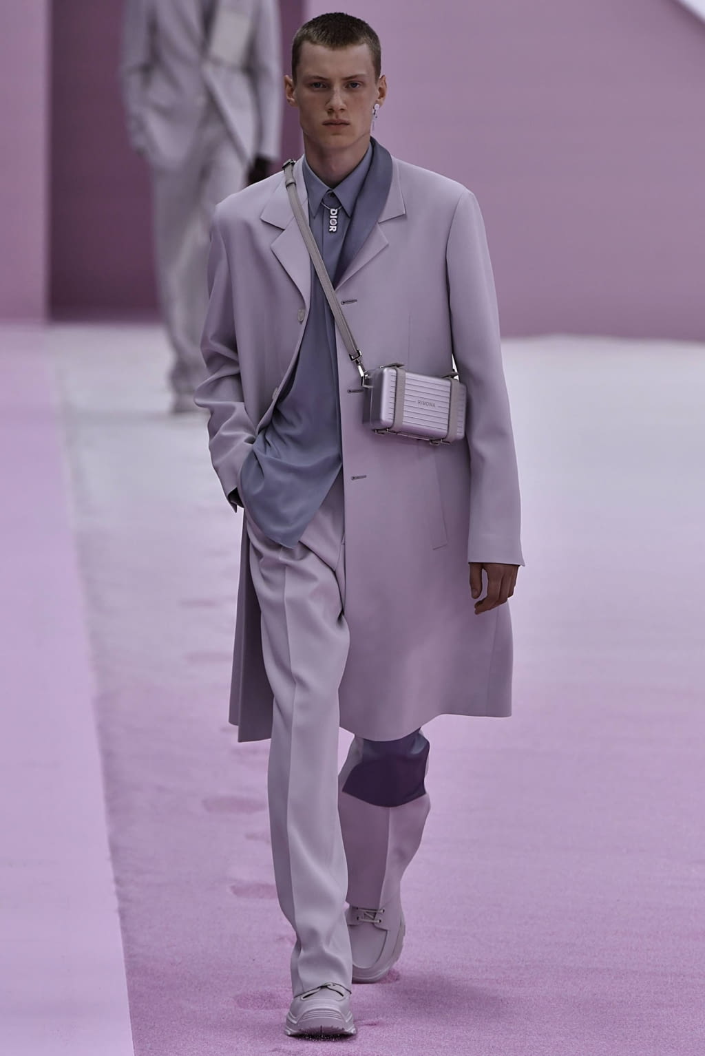 Fashion Week Paris Spring/Summer 2020 look 2 from the Dior Men collection 男装