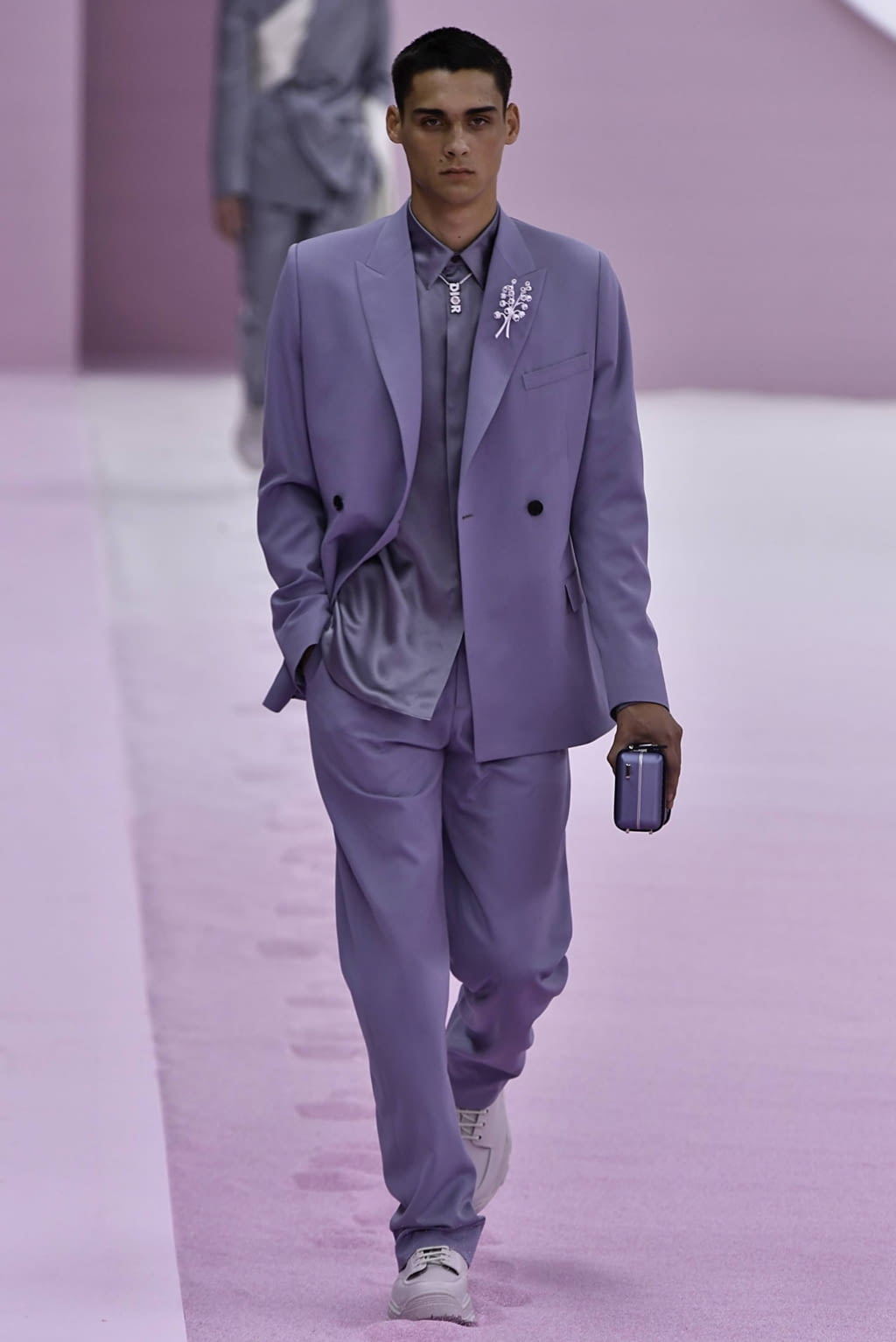 Fashion Week Paris Spring/Summer 2020 look 4 from the Dior Men collection menswear
