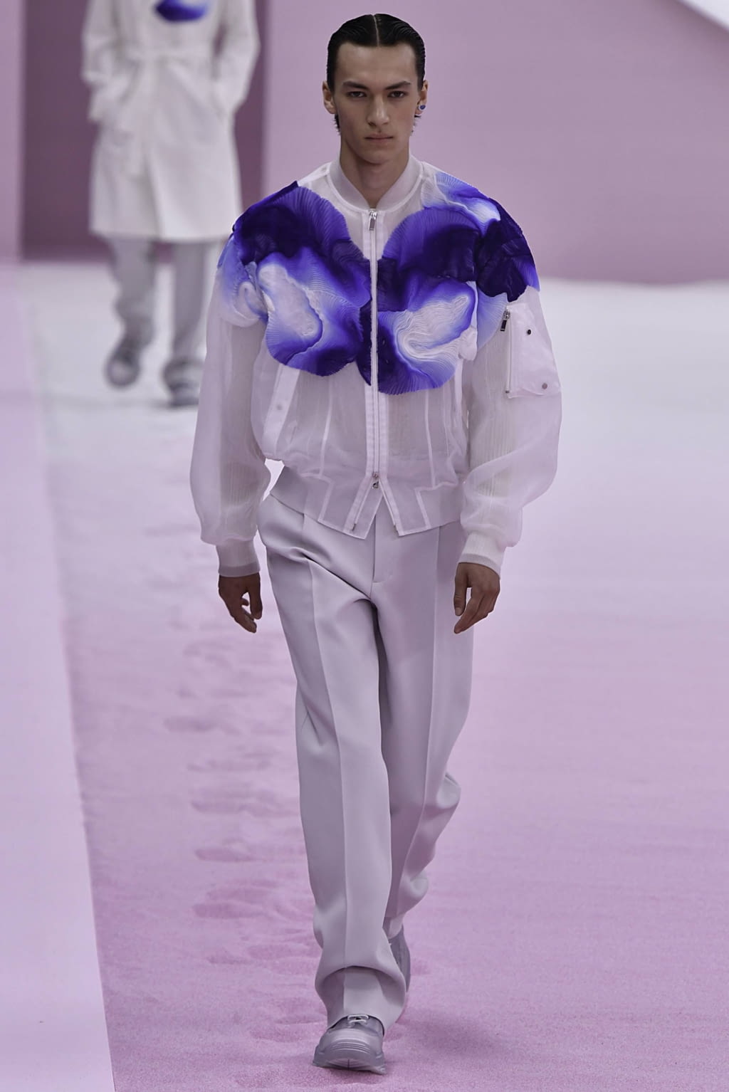 Fashion Week Paris Spring/Summer 2020 look 6 from the Dior Men collection menswear