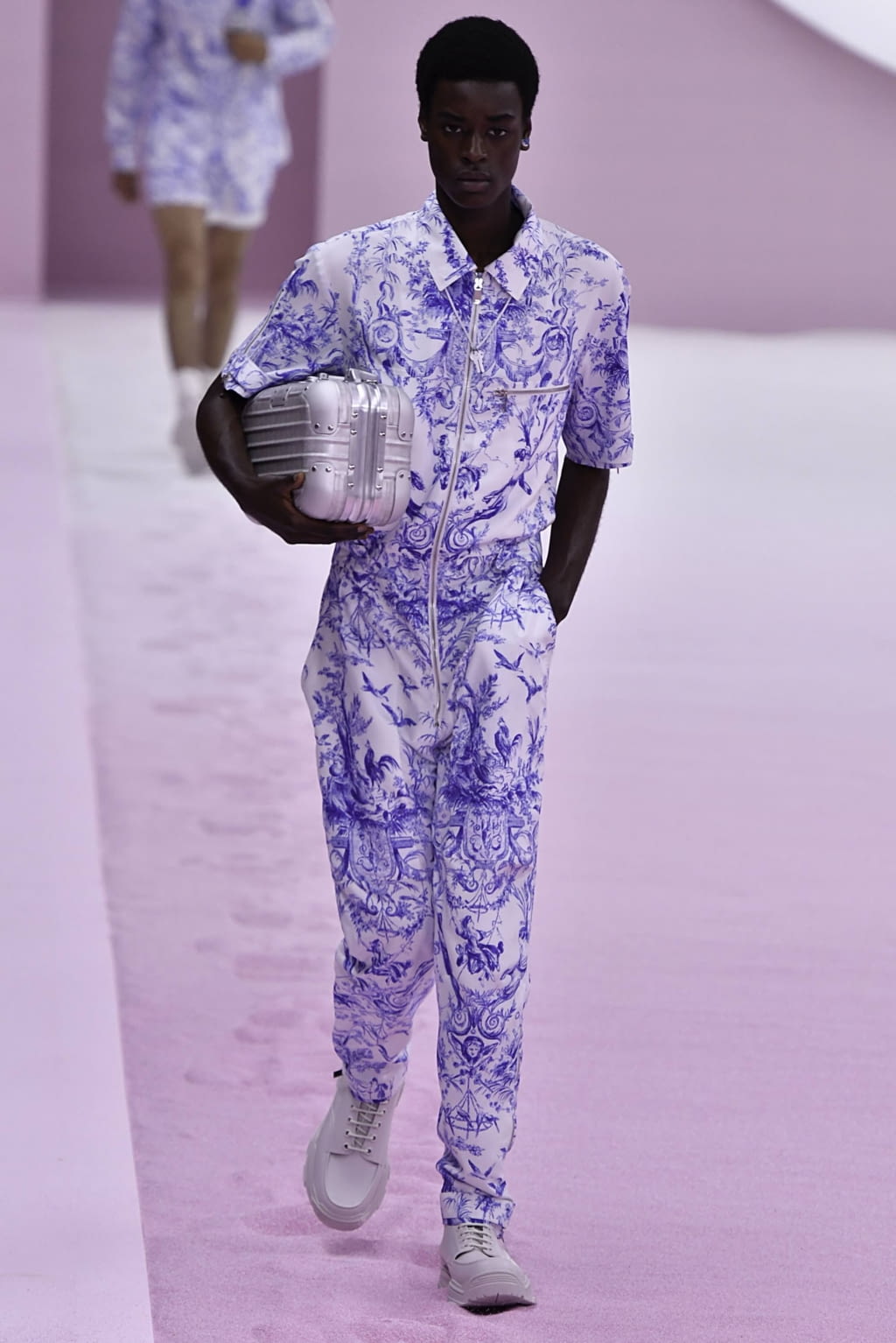 Fashion Week Paris Spring/Summer 2020 look 11 from the Dior Men collection menswear