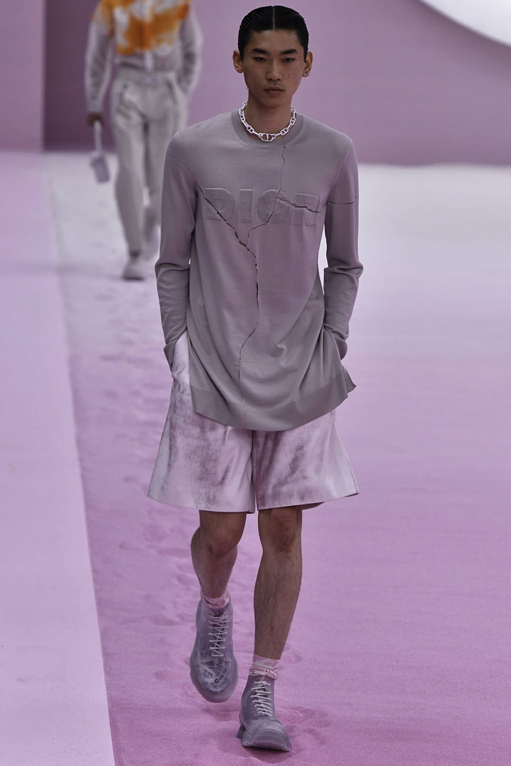 Fashion Week Paris Spring/Summer 2020 look 16 from the Dior Men collection 男装