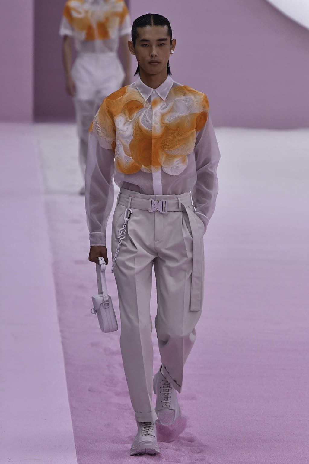 Fashion Week Paris Spring/Summer 2020 look 17 from the Dior Men collection 男装