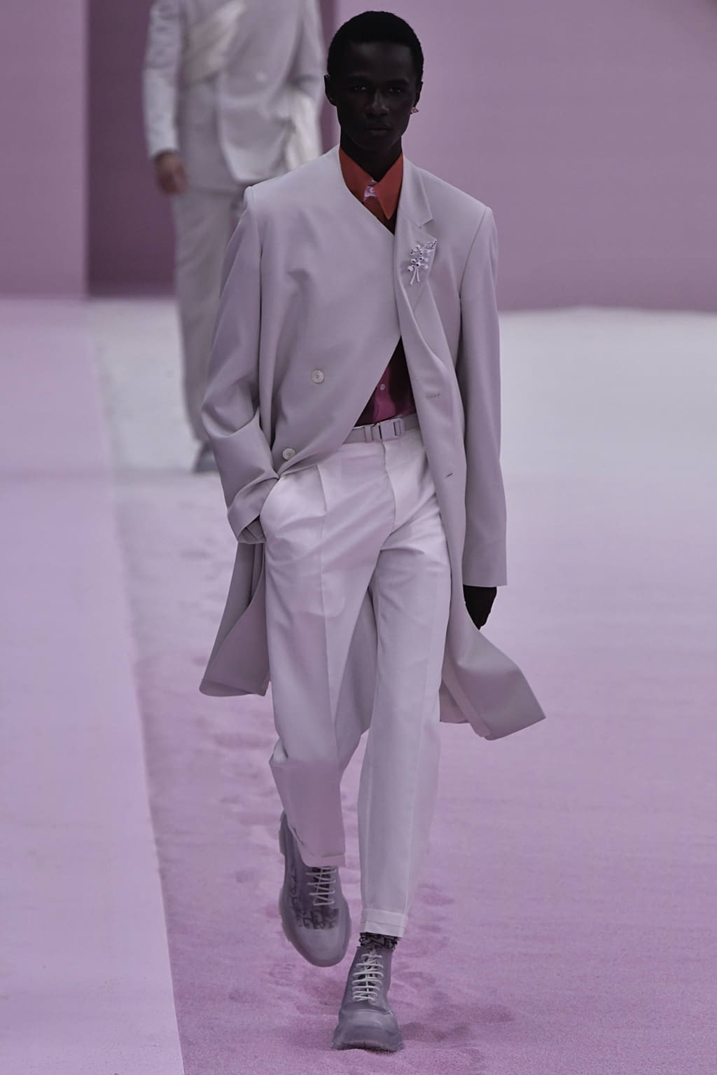 Fashion Week Paris Spring/Summer 2020 look 21 from the Dior Men collection 男装