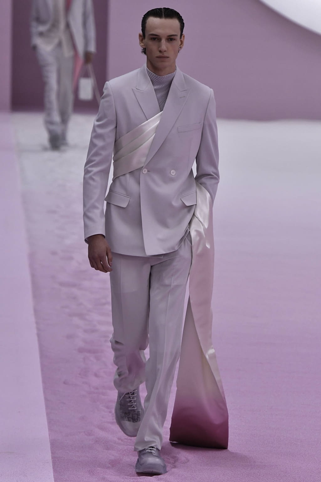 Fashion Week Paris Spring/Summer 2020 look 22 from the Dior Men collection menswear