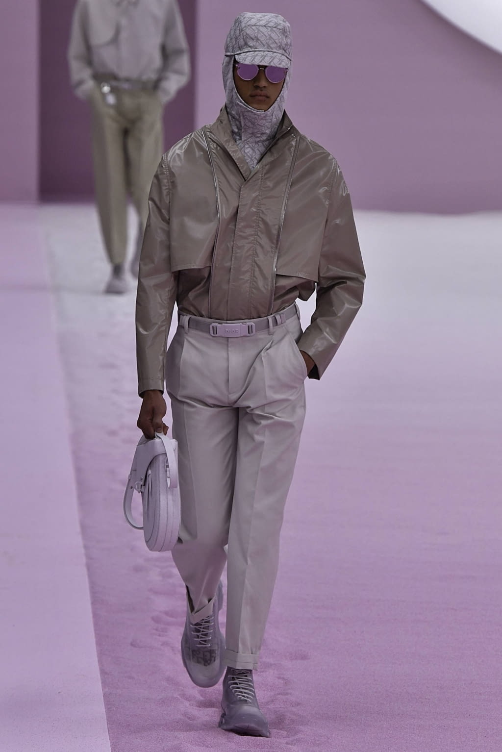 Fashion Week Paris Spring/Summer 2020 look 29 from the Dior Men collection menswear
