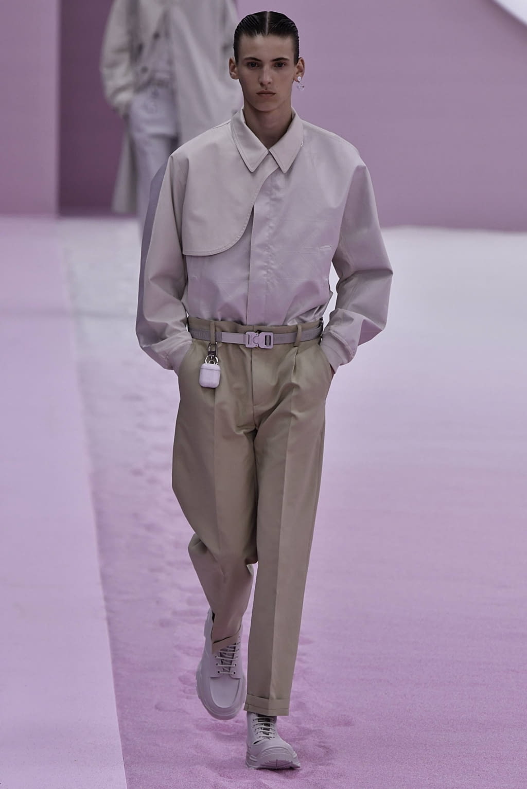 Fashion Week Paris Spring/Summer 2020 look 30 from the Dior Men collection menswear
