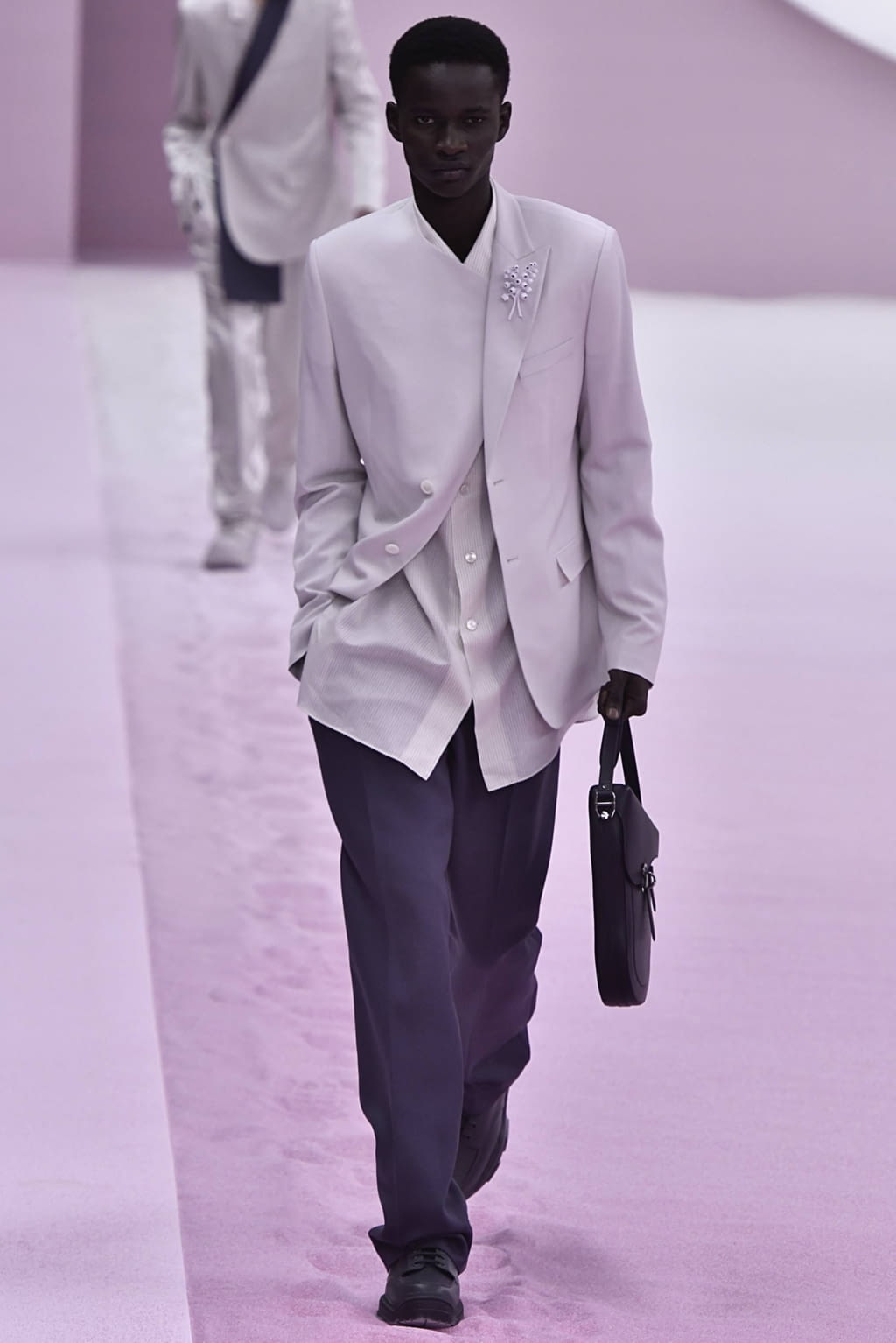 Fashion Week Paris Spring/Summer 2020 look 45 from the Dior Men collection 男装