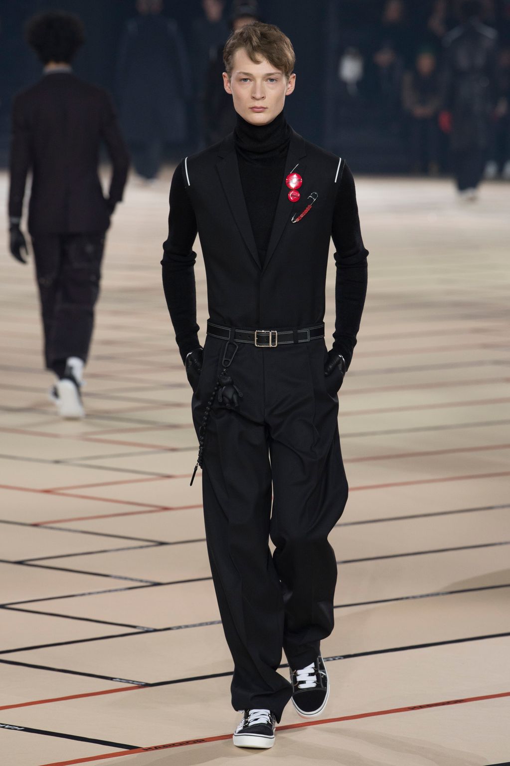 Fashion Week Paris Fall/Winter 2017 look 11 from the Dior Men collection menswear