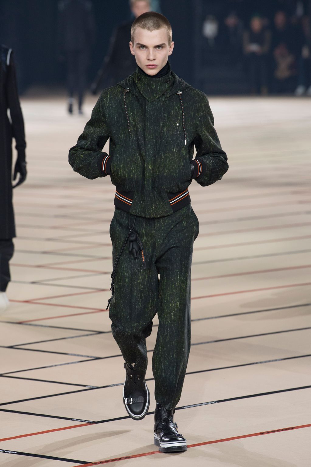Fashion Week Paris Fall/Winter 2017 look 21 de la collection Dior Men menswear