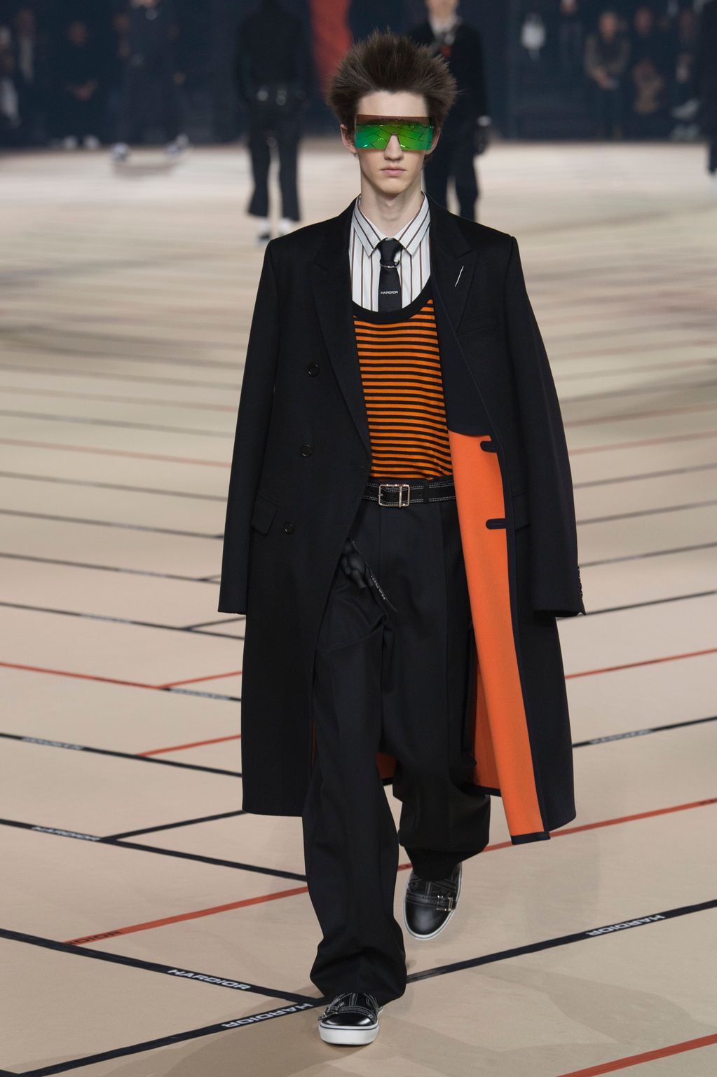 Fashion Week Paris Fall/Winter 2017 look 34 from the Dior Men collection menswear