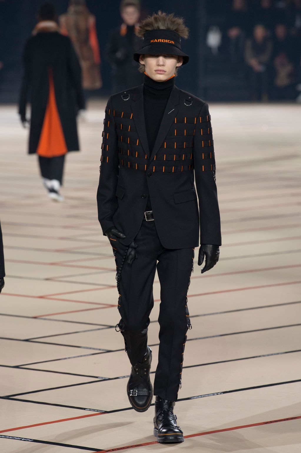 Fashion Week Paris Fall/Winter 2017 look 38 from the Dior Homme collection menswear