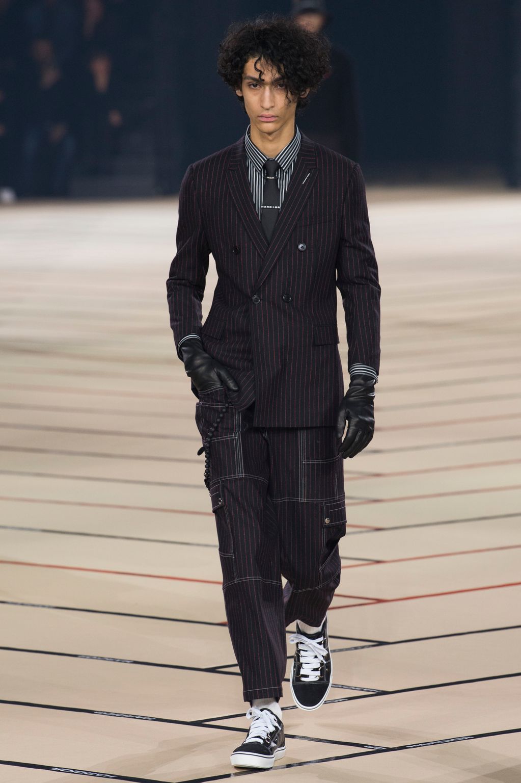Fashion Week Paris Fall/Winter 2017 look 5 from the Dior Men collection 男装