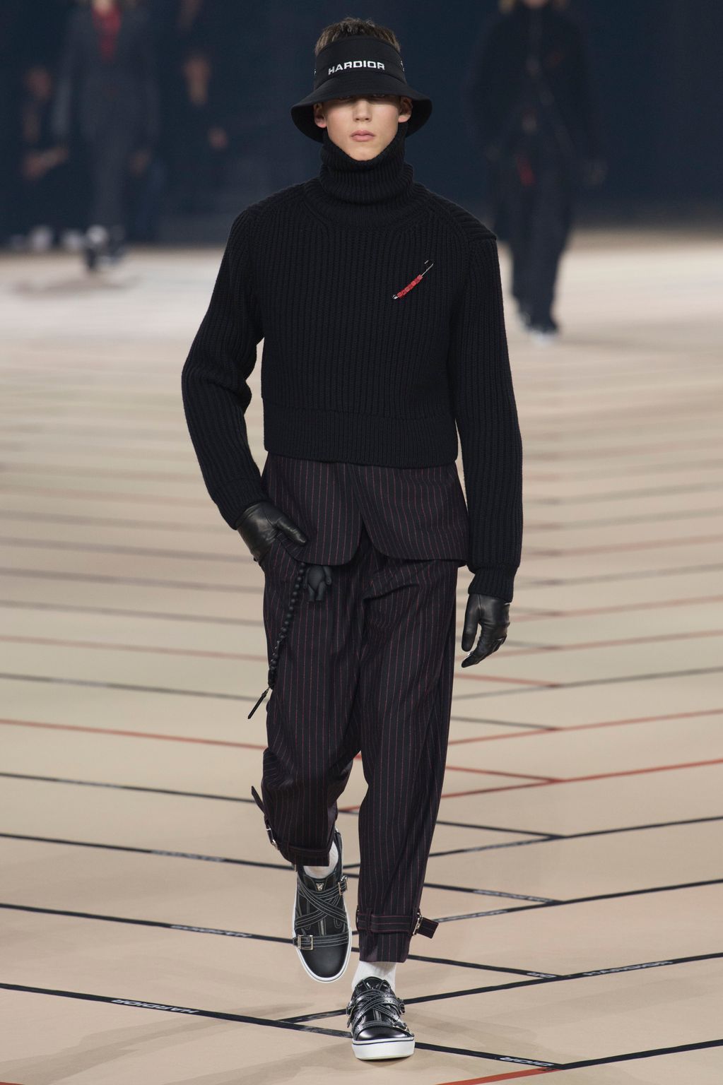 Fashion Week Paris Fall/Winter 2017 look 6 from the Dior Homme collection menswear