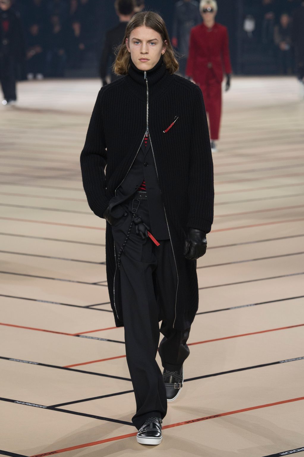 Fashion Week Paris Fall/Winter 2017 look 7 from the Dior Homme collection menswear