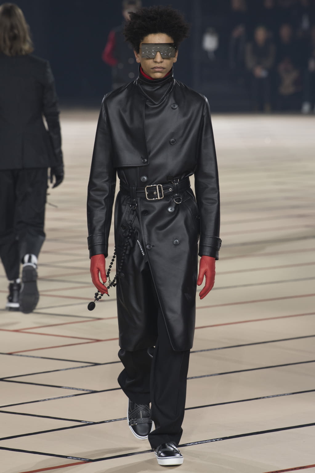 Fashion Week Paris Fall/Winter 2017 look 9 from the Dior Men collection 男装