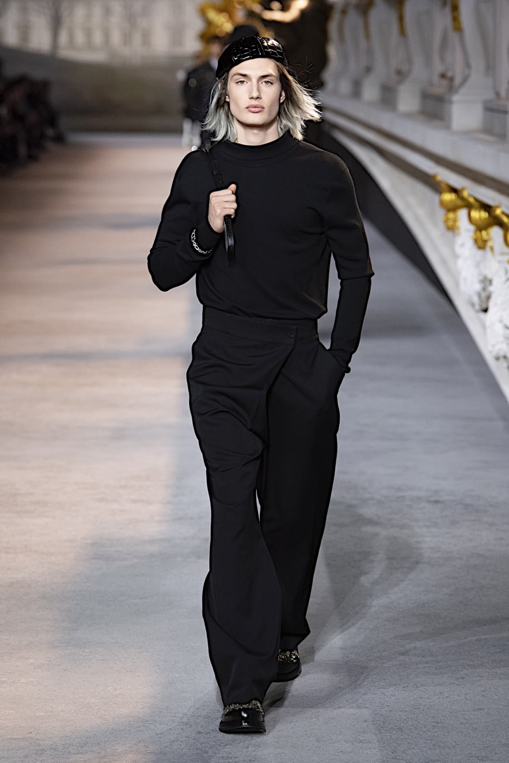 Fashion Week Paris Fall/Winter 2022 look 1 from the Dior Men collection 男装