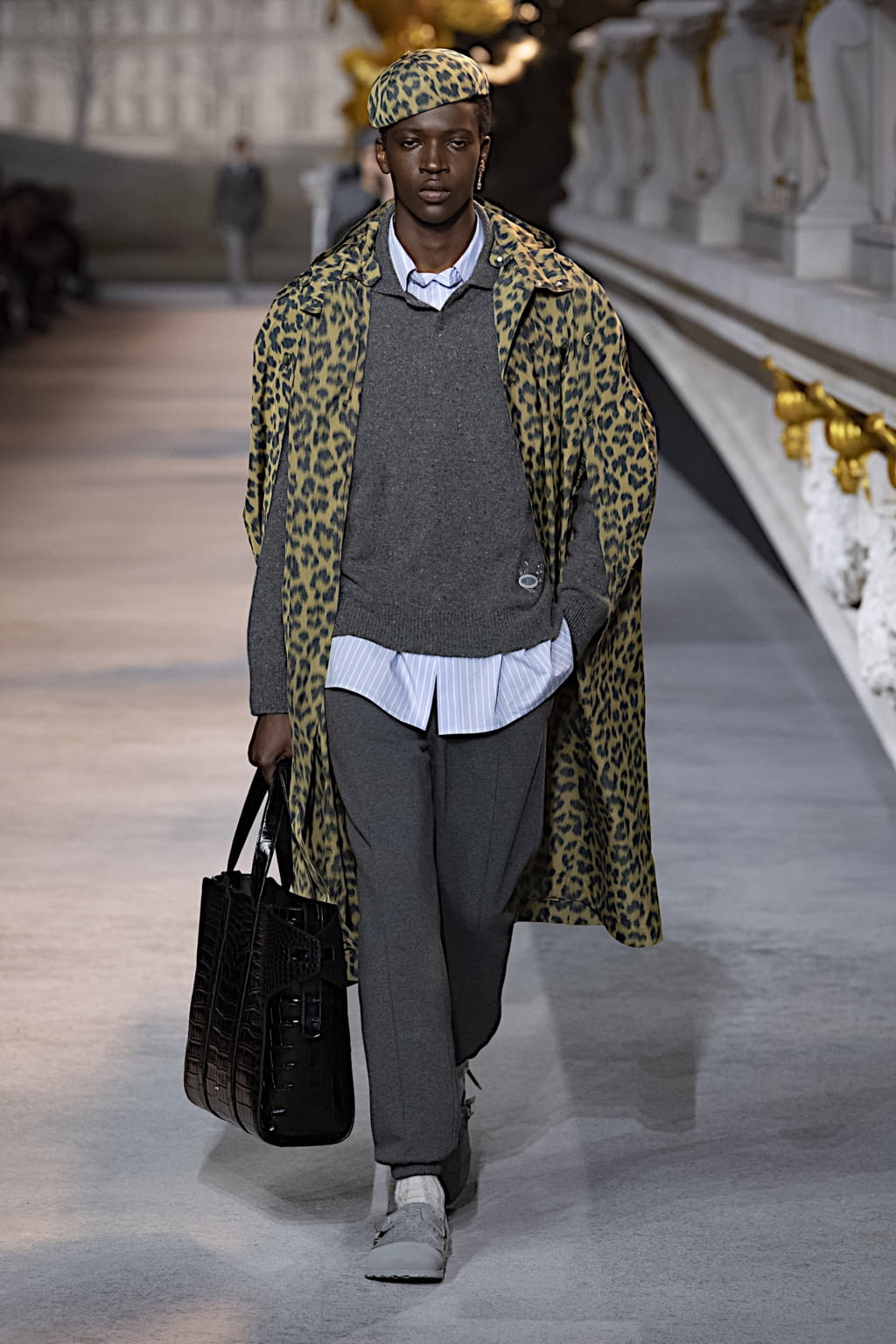 Fashion Week Paris Fall/Winter 2022 look 10 from the Dior Men collection 男装