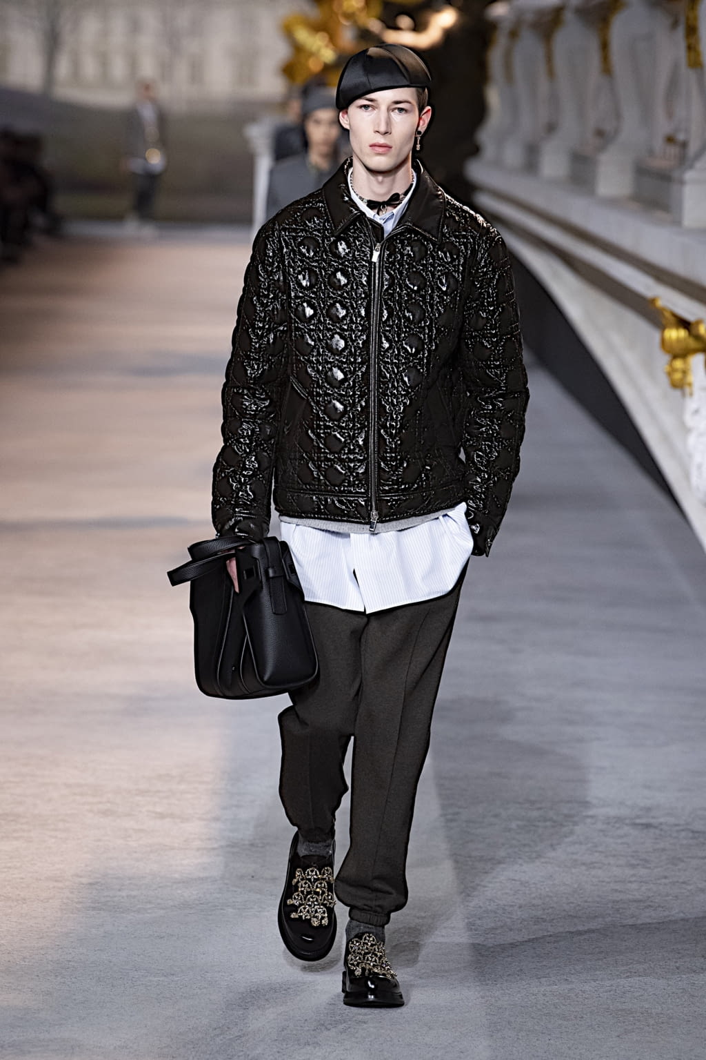 Fashion Week Paris Fall/Winter 2022 look 11 from the Dior Men collection menswear
