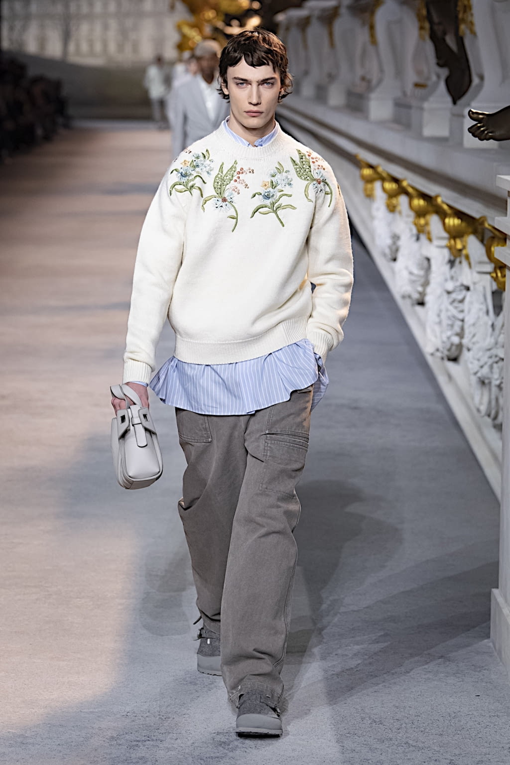 Fashion Week Paris Fall/Winter 2022 look 24 from the Dior Men collection menswear