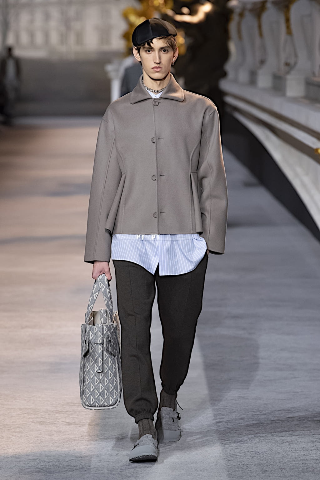 Fashion Week Paris Fall/Winter 2022 look 31 de la collection Dior Men menswear